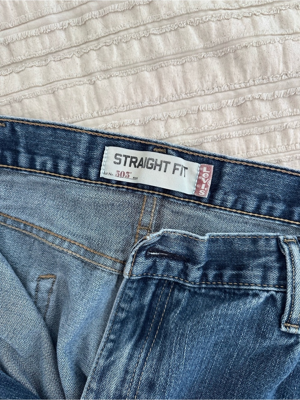 Levi’s 505 Straight Fit Jeans — Size 42x30